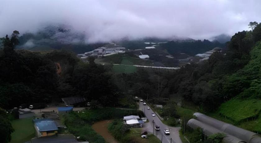 Kampung Kuala Terla The Pines Hotel מראה חיצוני תמונה