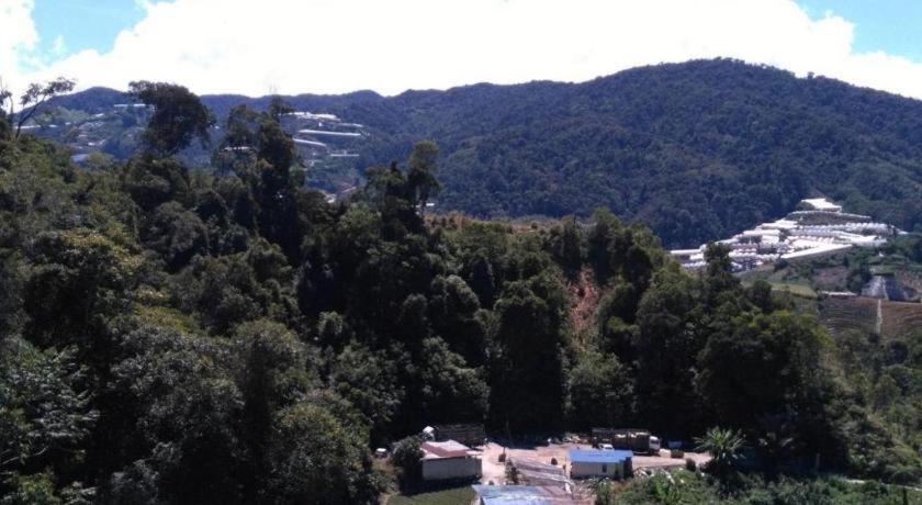 Kampung Kuala Terla The Pines Hotel מראה חיצוני תמונה